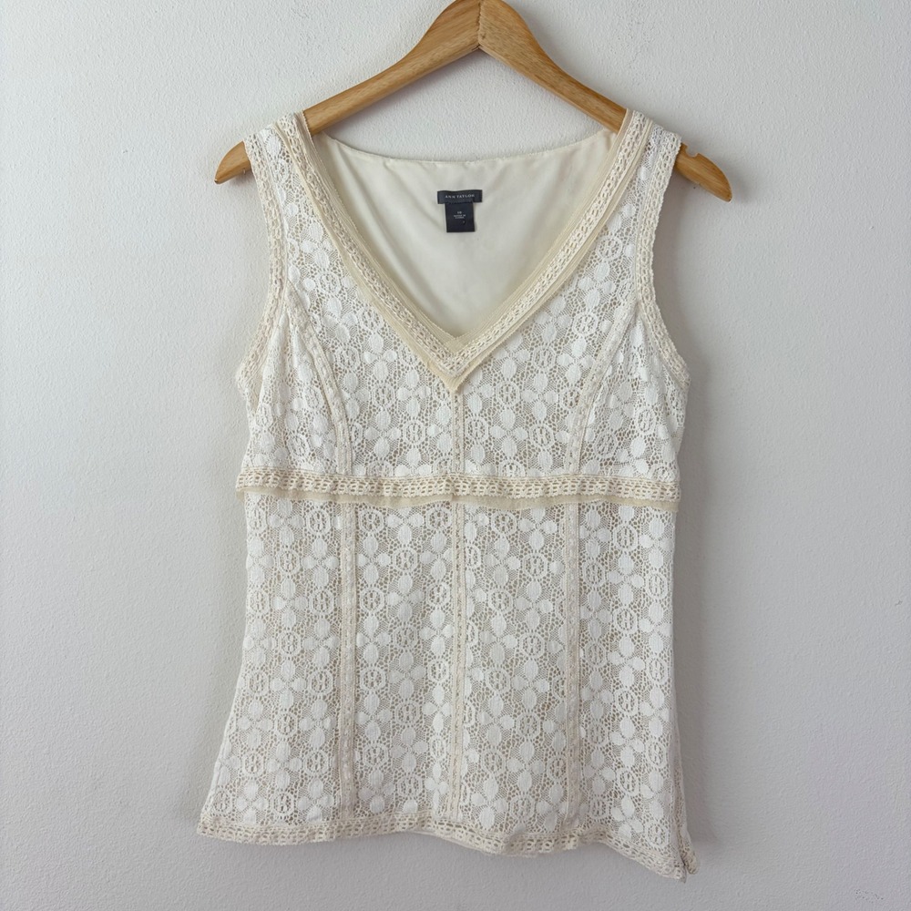 Ann Taylor Women Ivory Floral Lace Sleeveless V-Neck Top Side Zip Size 10